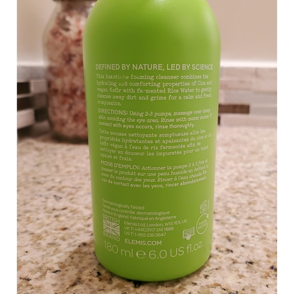 **Last Chance** Elemis Superfood Cleansing Foam - Picture 2 of 3